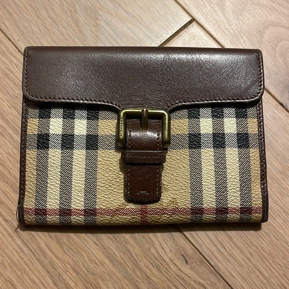 Burberry wallet - Picture 1 of 3